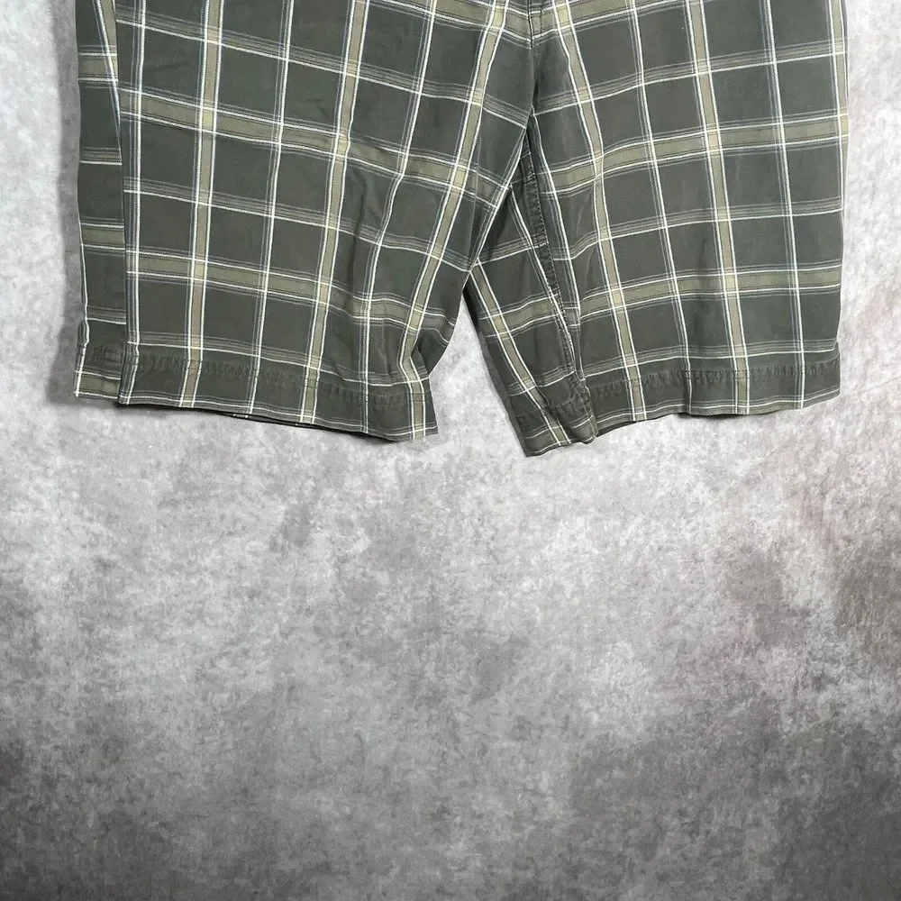 The North Face Chino Shorts Mens Size 32 Green‎ Plaid Flat Front Outdoor Casual